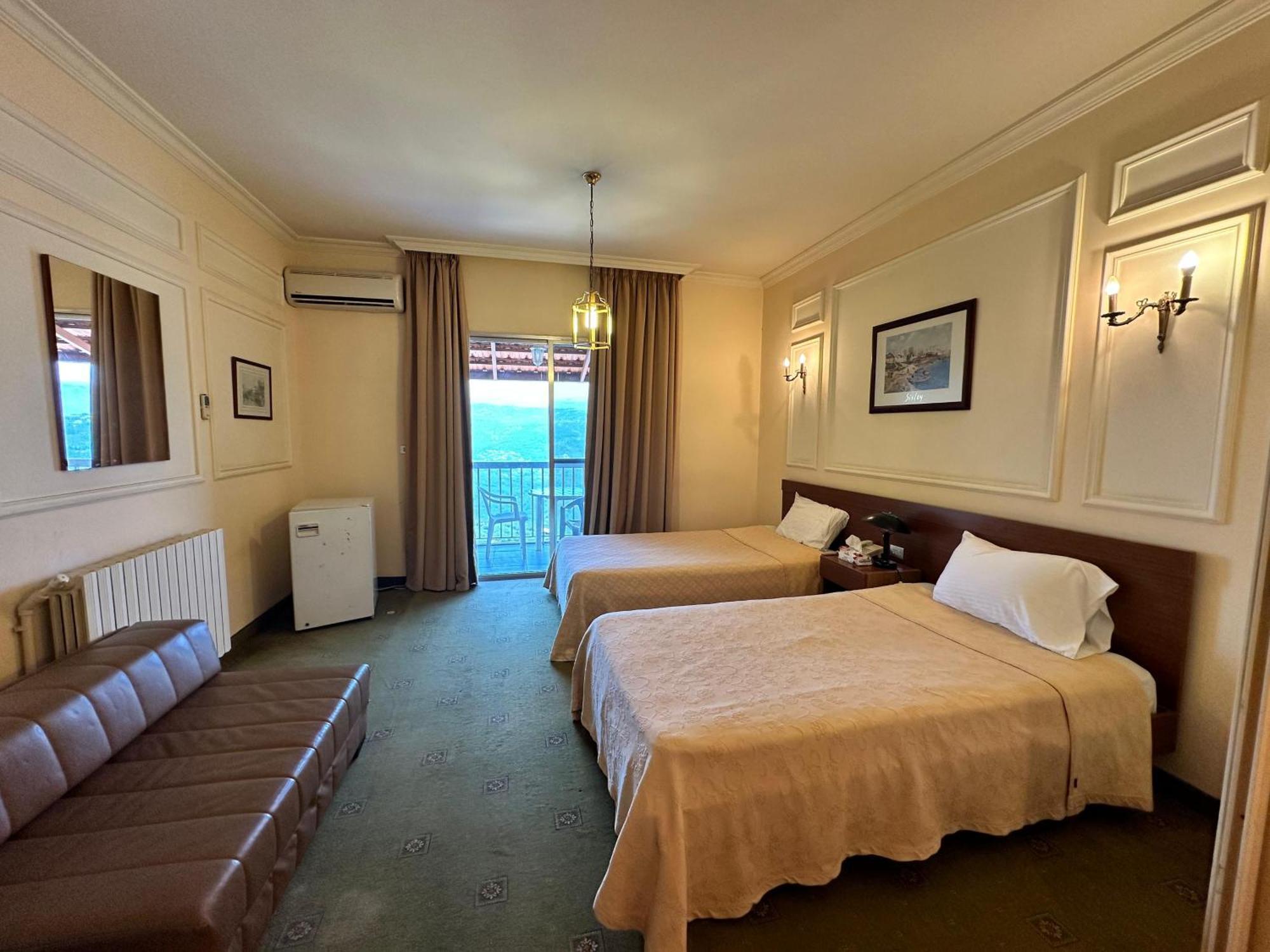 Le Crillon Hotel Brummana Buitenkant foto