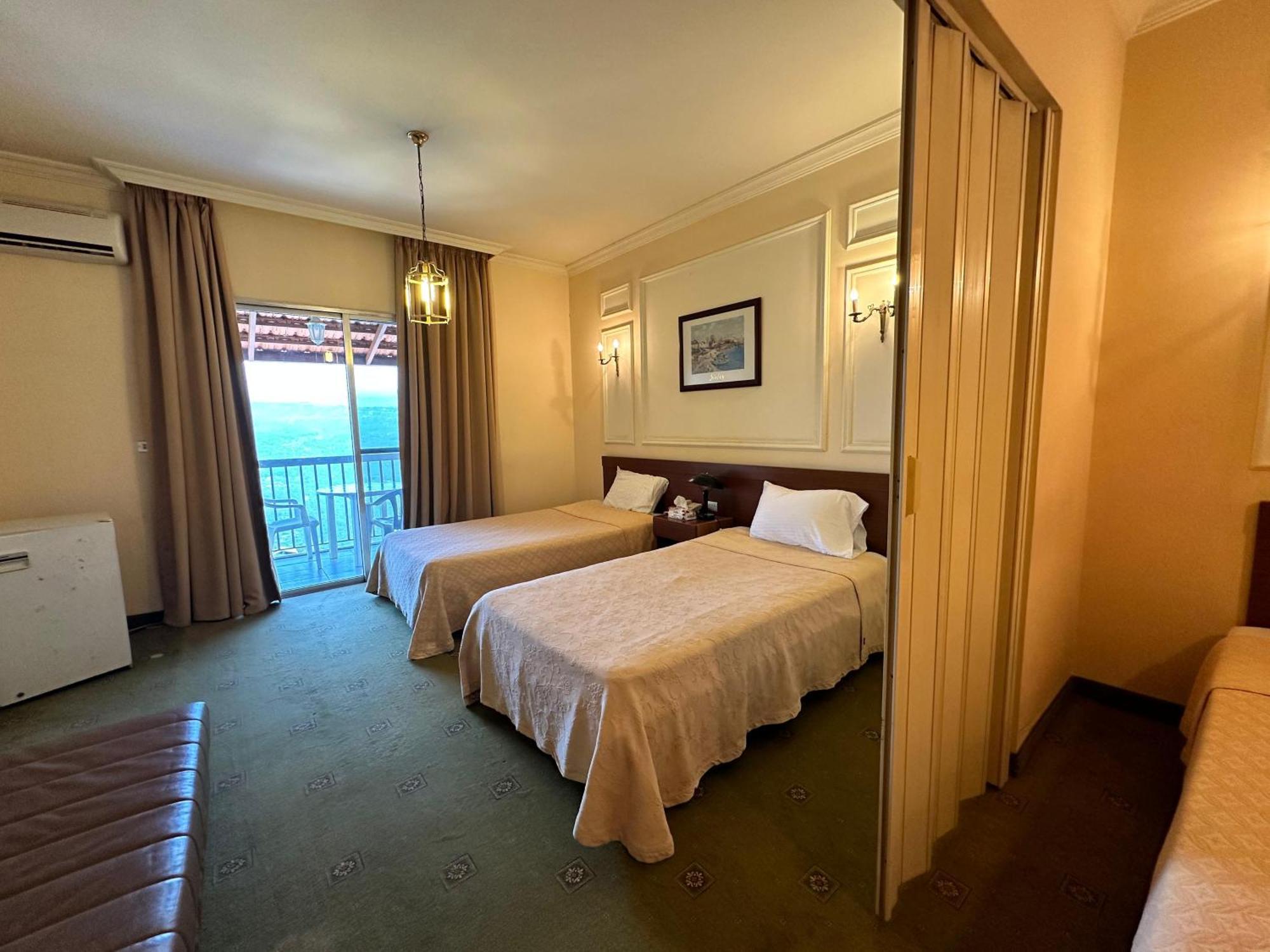Le Crillon Hotel Brummana Buitenkant foto